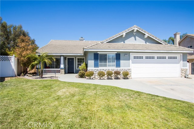 1054 Amber Glen St, Corona, CA 92881