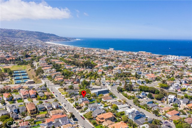 523 Juanita Avenue, Redondo Beach, California 90277, 5 Bedrooms Bedrooms, ,2 BathroomsBathrooms,Residential,Sold,Juanita,SB22083866