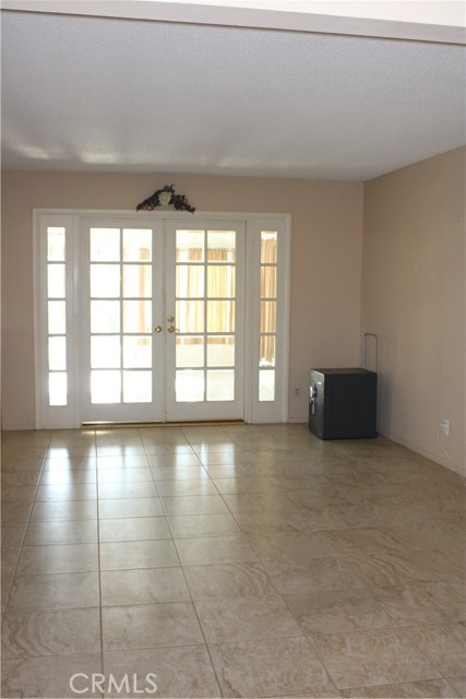 Image 5 of 33 For 15856 Lawnhill Drive