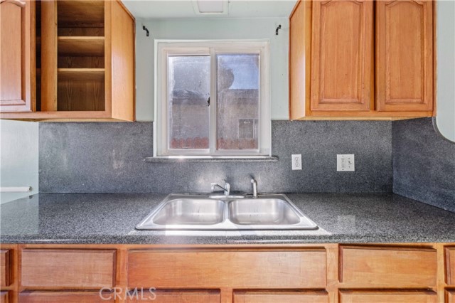 Detail Gallery Image 8 of 21 For 8544 Noble Ave, North Hills,  CA 91343 - 3 Beds | 2 Baths