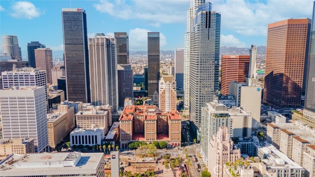 515 S Olive Street, Los Angeles CA: https://media.crmls.org/medias/d6ca715d-eb22-46d0-933c-b891005ca572.jpg