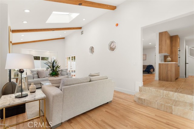 16914 Flanders, Granada Hills CA: https://media.crmls.org/medias/d6cbc64e-7d8a-4771-95a6-152bb977d194.jpg