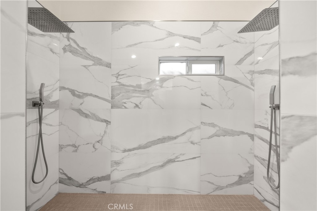 https://media.crmls.org/medias/d6cbc6d4-2249-4788-bbf9-23196a868f90.jpg?preset=X-Large