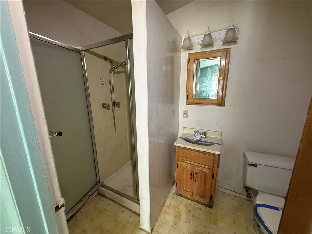 https://media.crmls.org/medias/d6cc5339-a09c-4438-a974-87507de77e03.jpg?preset=X-Large