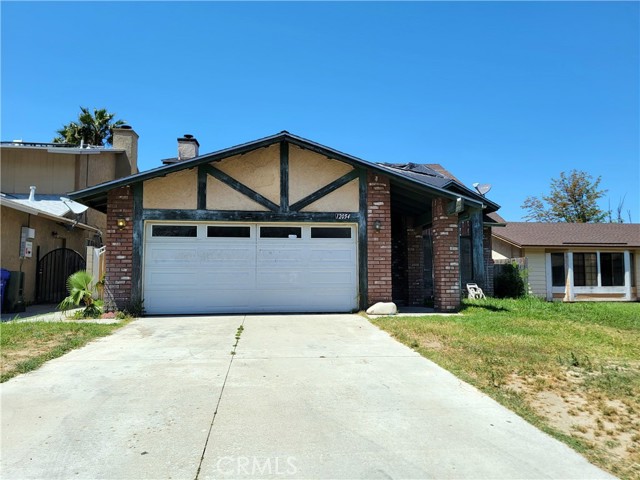 Detail Gallery Image 1 of 15 For 12054 Suzanne Dr, Fontana,  CA 92337 - 3 Beds | 2/1 Baths
