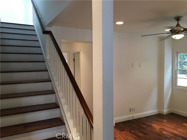 Detail Gallery Image 6 of 21 For 952 2nd. Street, Manhattan Beach,  CA 90266 - 5 Beds | 3 Baths