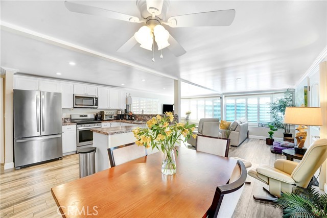 Detail Gallery Image 6 of 15 For 4201 Topanga Canyon Blvd #147,  Woodland Hills,  CA 91364 - 2 Beds | 2 Baths