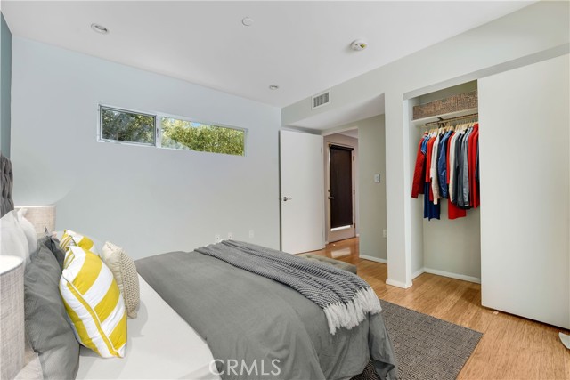 Detail Gallery Image 17 of 32 For 3907 De Longpre Ave, Los Angeles,  CA 90027 - 3 Beds | 3 Baths