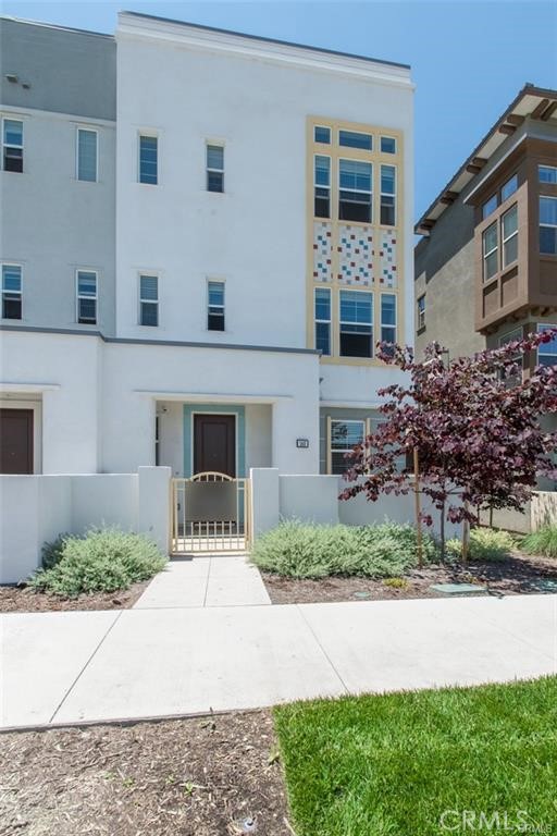 Detail Gallery Image 2 of 49 For 140 Paramount, Irvine,  CA 92618 - 3 Beds | 3/1 Baths