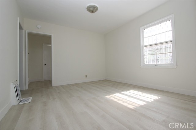 Detail Gallery Image 4 of 35 For 1052 S Herbert, East Los Angeles,  CA 90023 - – Beds | – Baths