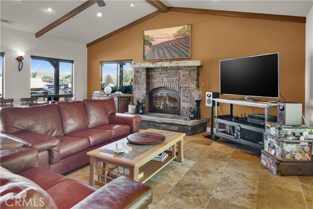 4525 Buena Vista Drive, Paso Robles CA: https://media.crmls.org/medias/d6cf2570-7ddc-4a36-af98-8b2634551bdb.jpg