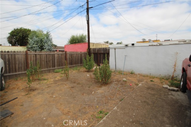 525 W 107th Street, Los Angeles CA: https://media.crmls.org/medias/d6cfa879-5f7a-4e3a-b364-10075014459c.jpg