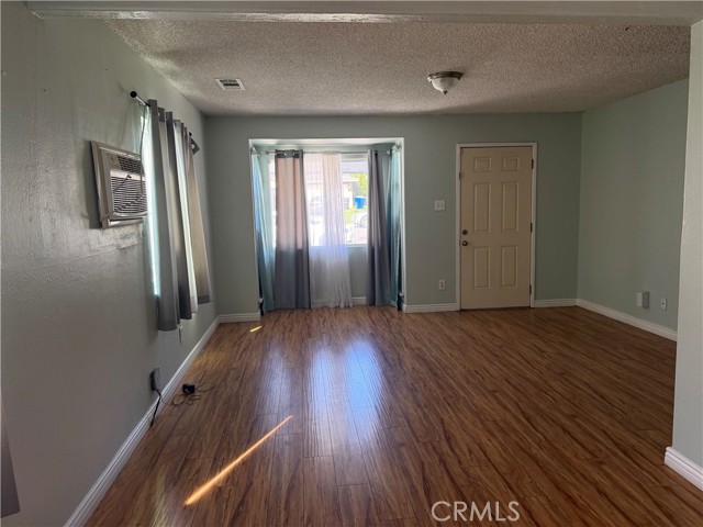 Detail Gallery Image 5 of 18 For 235 43rd St, San Bernardino,  CA 92404 - 3 Beds | 2 Baths