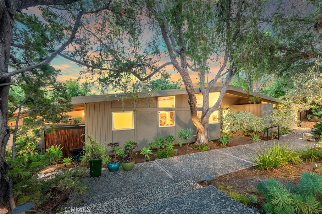 4135 Meadowridge Place