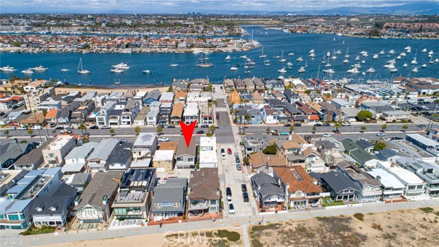 Detail Gallery Image 32 of 34 For 905 W Balboa, Newport Beach,  CA 92661 - 4 Beds | 2 Baths