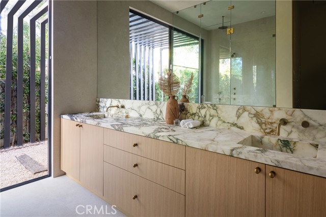 Detail Gallery Image 28 of 36 For 23340 Collins, Woodland Hills,  CA 91367 - 4 Beds | 4/1 Baths