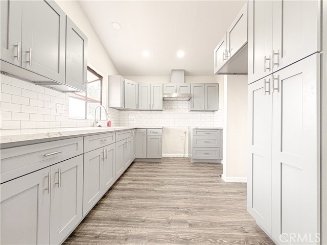 Detail Gallery Image 6 of 22 For 14312 Dover, Mojave,  CA 93501 - 2 Beds | 3 Baths