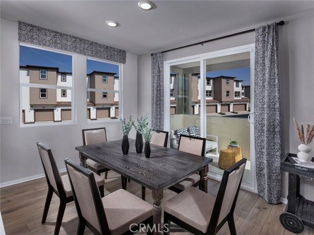 203 Aurora Lane, Pomona CA: https://media.crmls.org/medias/d6d350f4-68bb-4c53-8e07-b0d3f690f02a.jpg