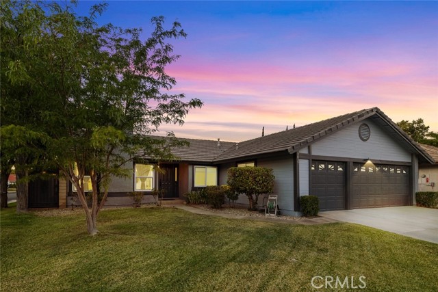 2037 Comstock Court, Palmdale CA: https://media.crmls.org/medias/d6d3e111-ec3b-4b8f-a746-0f6e9c194147.jpg