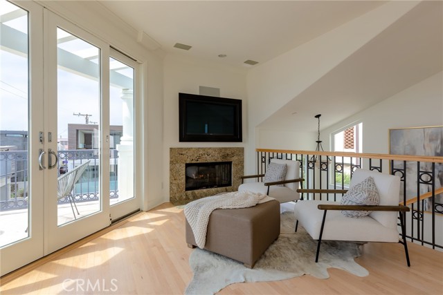 216 1st Street, Manhattan Beach, California 90266, 3 Bedrooms Bedrooms, ,4 BathroomsBathrooms,Residential,Sold,1st,SB21166941
