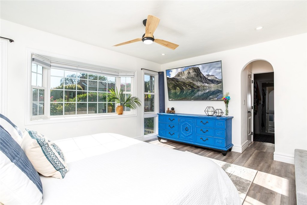 MLS #OC25228321 image #15