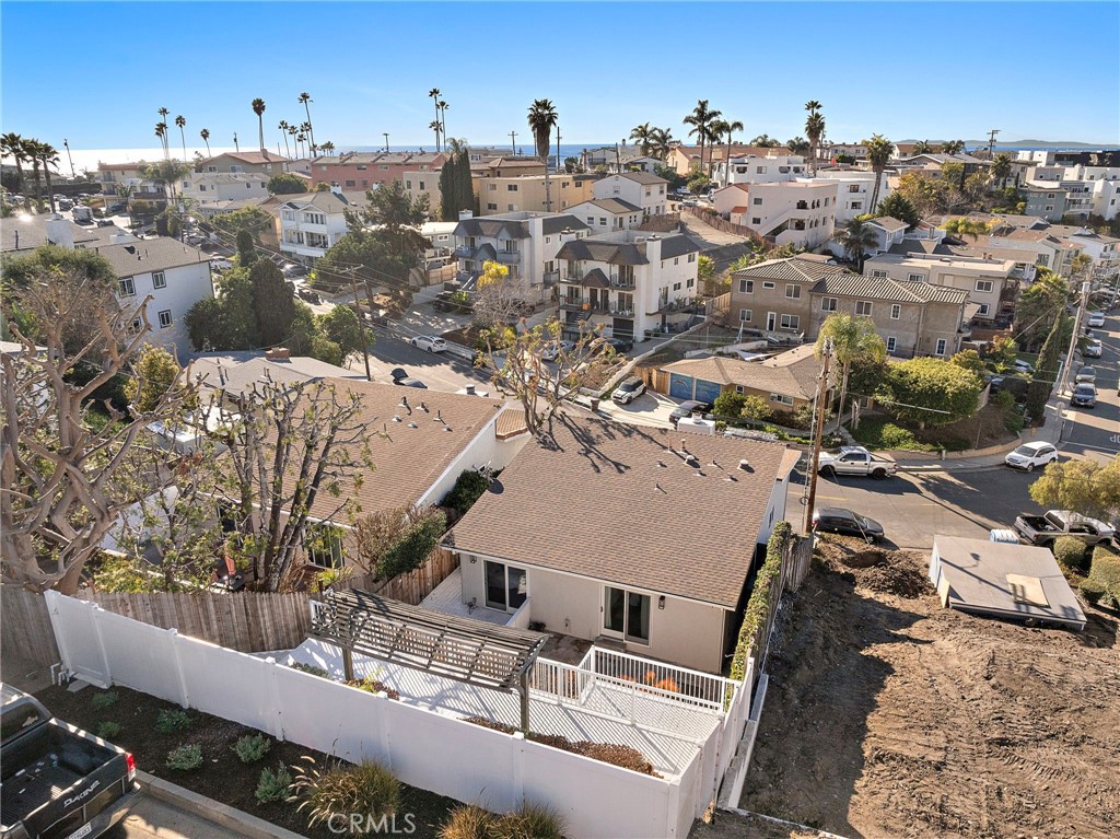 https://media.crmls.org/medias/d6d44a61-fd58-4592-ac98-e435af9906d9.jpg?preset=X-Large