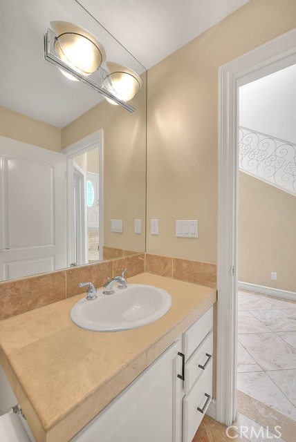 Detail Gallery Image 30 of 33 For 1208 Mackay Ln, Redondo Beach,  CA 90278 - 5 Beds | 3 Baths