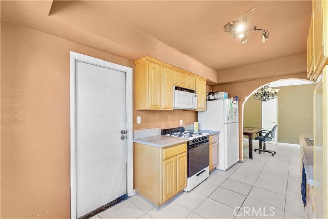 Detail Gallery Image 9 of 27 For 4301 Howard Ave, Los Alamitos,  CA 90720 - 3 Beds | 2 Baths