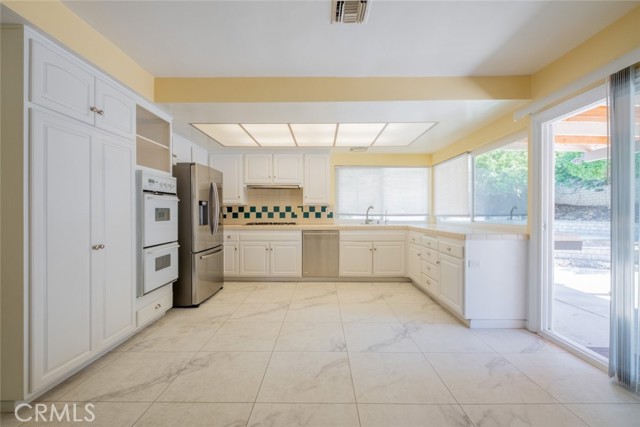 19941 Hiawatha Street, Chatsworth CA: https://media.crmls.org/medias/d6d47169-2fcf-4047-ba0a-bbef9b14c996.jpg