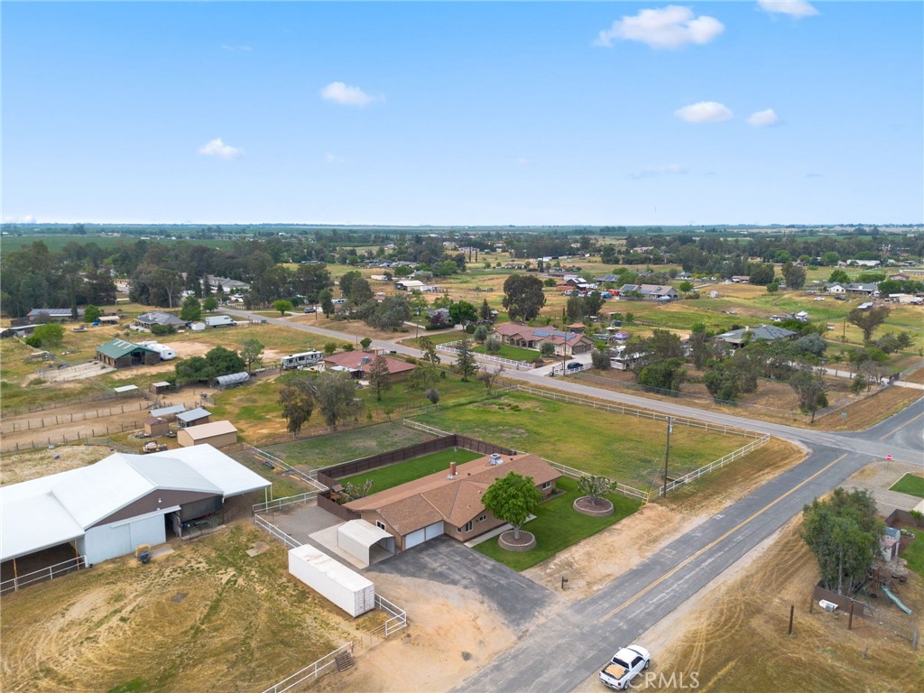 https://media.crmls.org/medias/d6d50966-b932-405d-95ff-8cfddcd65a48.jpg?preset=X-Large