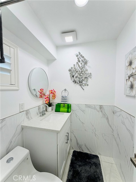 Detail Gallery Image 27 of 33 For 17891 Caledonia Cir, Huntington Beach,  CA 92647 - 5 Beds | 3/2 Baths