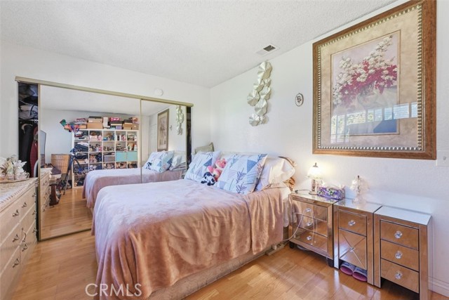 Image 34 of 72 For 6266 Shaker  