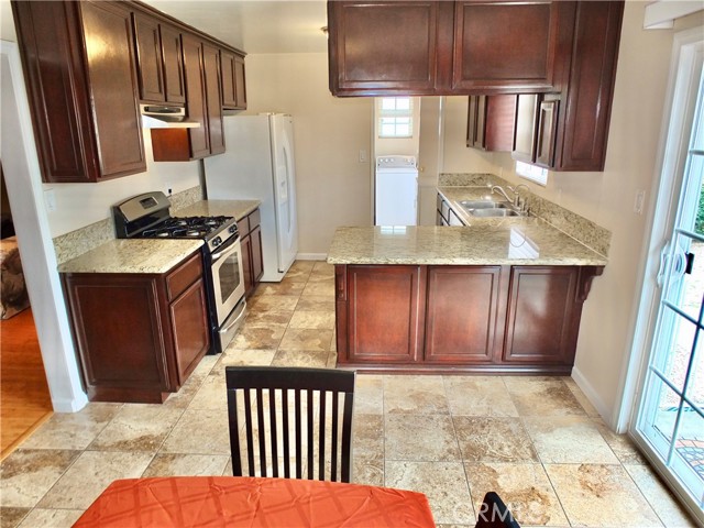 1301 W Robidoux Street, Wilmington CA: https://media.crmls.org/medias/d6d568d5-2b69-43c4-b529-0ab78c02ae89.jpg