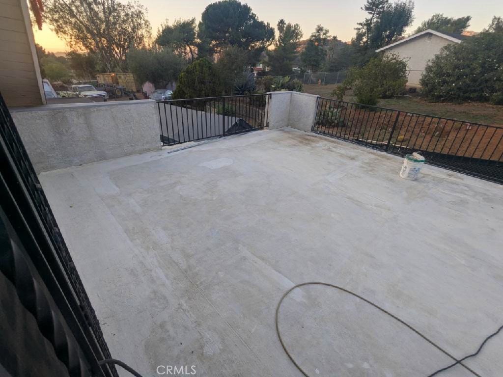 https://media.crmls.org/medias/d6d5702a-14f0-466b-b626-c01bddc9f353.jpg?preset=X-Large