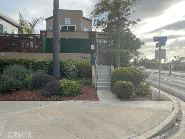 Detail Gallery Image 1 of 15 For 1744 10th St #5,  Santa Monica,  CA 90404 - 2 Beds | 2 Baths