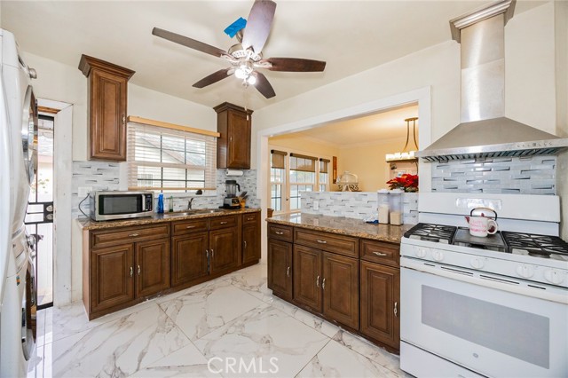 Detail Gallery Image 14 of 28 For 4019 S Van Ness Ave, Los Angeles,  CA 90062 - – Beds | – Baths