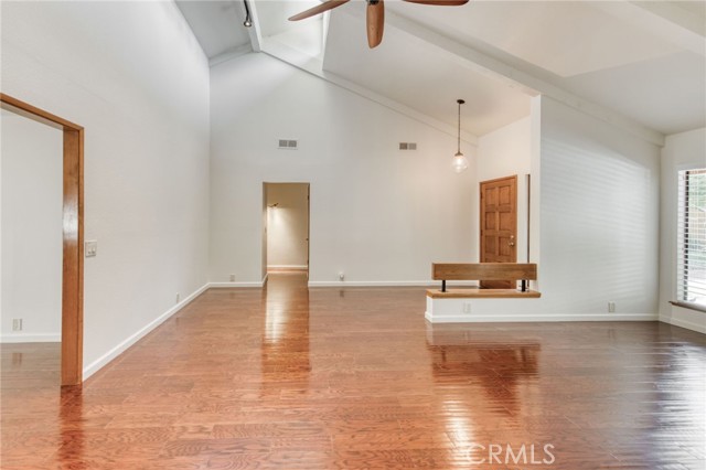 6300 N Palm Avenue, Fresno CA: https://media.crmls.org/medias/d6d8b0bb-81a1-4fac-aa95-6a88f9c2b5cb.jpg