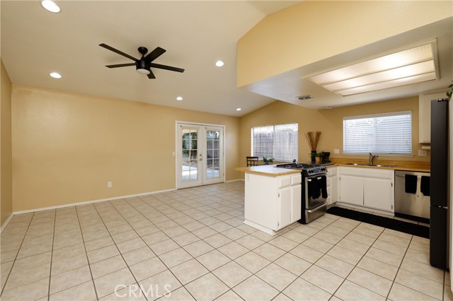 Detail Gallery Image 9 of 30 For 183 N Torn Ranch Rd, Lake Elsinore,  CA 92530 - 3 Beds | 2 Baths