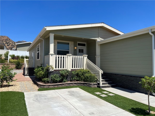 15455 Glenoaks Boulevard, 51 photo 3