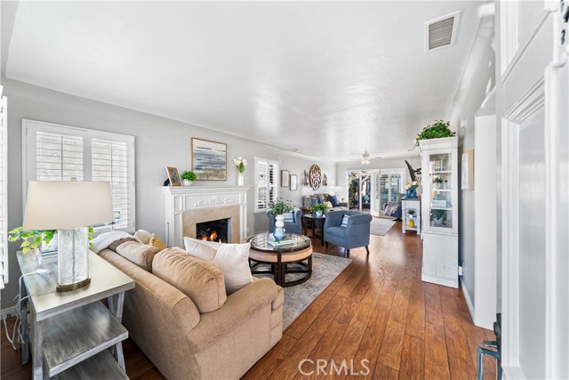 Detail Gallery Image 6 of 38 For 787 W 27th, San Pedro,  CA 90731 - 2 Beds | 2 Baths