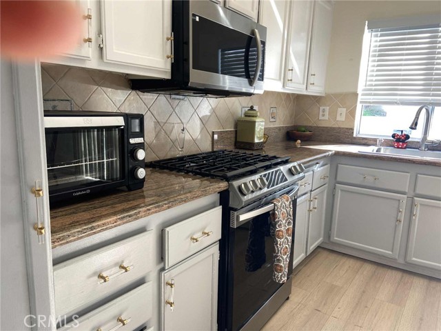 Detail Gallery Image 10 of 29 For 3256 Shale Rd, Palmdale,  CA 93550 - 4 Beds | 2 Baths