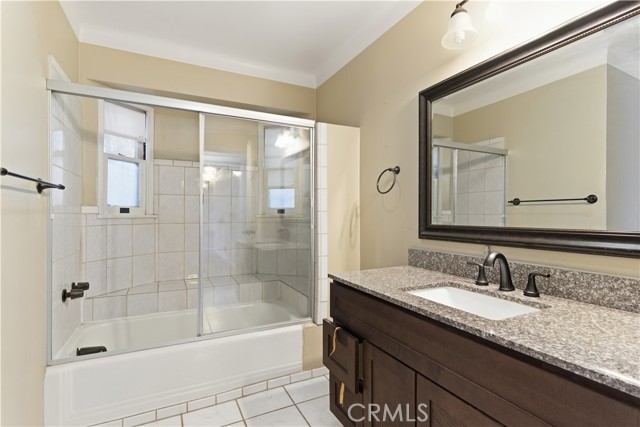 Detail Gallery Image 31 of 45 For 15000 Hamlin St, Van Nuys,  CA 91411 - 5 Beds | 3 Baths