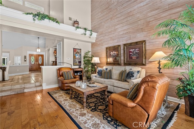 19222 Mayall Street, Northridge CA: https://media.crmls.org/medias/d6dd9b8f-2c32-4494-b67a-6fb66fba3a5c.jpg