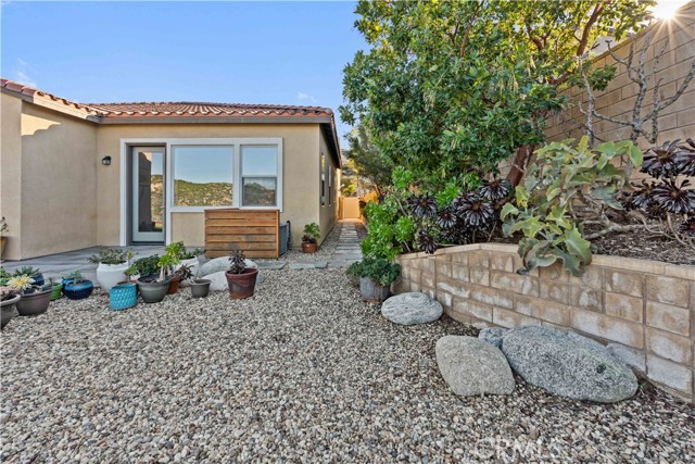 Detail Gallery Image 37 of 66 For 18619 Cedar Crest Dr, Canyon Country,  CA 91387 - 3 Beds | 2/1 Baths