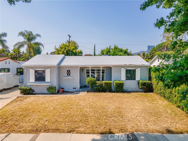10348 Woodbridge Street, Toluca Lake CA: https://media.crmls.org/medias/d6df19e5-6688-4c1d-9e94-309159afc59d.jpg