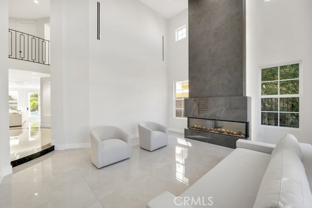 Detail Gallery Image 11 of 75 For 20151 via Medici, Porter Ranch,  CA 91326 - 5 Beds | 5 Baths