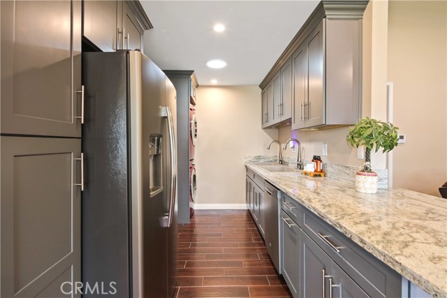 Detail Gallery Image 8 of 24 For 19221 Avenue of the Oaks a,  Newhall,  CA 91321 - 2 Beds | 1 Baths