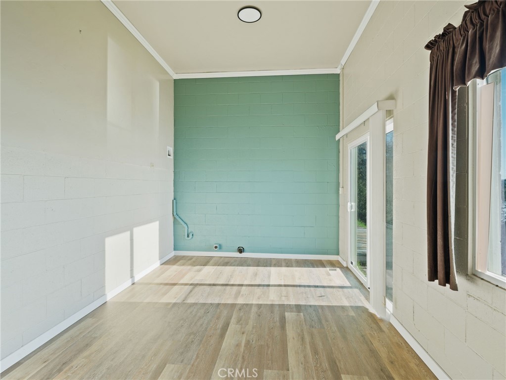 https://media.crmls.org/medias/d6dfe0ca-61fd-4167-adba-372ae0e16312.jpg?preset=X-Large