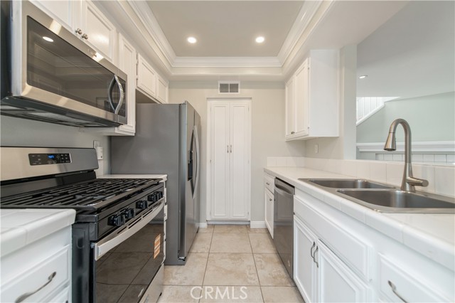 Detail Gallery Image 5 of 17 For 76 Christamon, Irvine,  CA 92620 - 3 Beds | 2/1 Baths