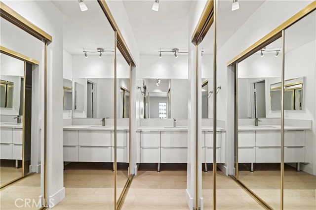 125 Allen, Pasadena CA: https://media.crmls.org/medias/d6e068ac-4b0c-45da-9db8-8af54f7e7836.jpg